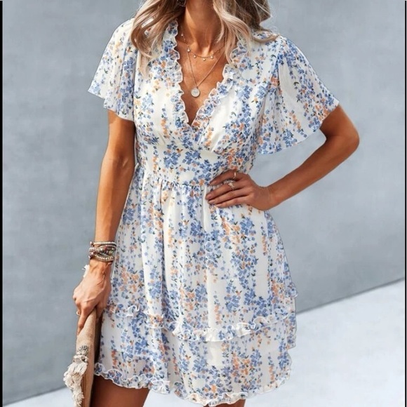 New V  neck floral print mini dress - Picture 5 of 5